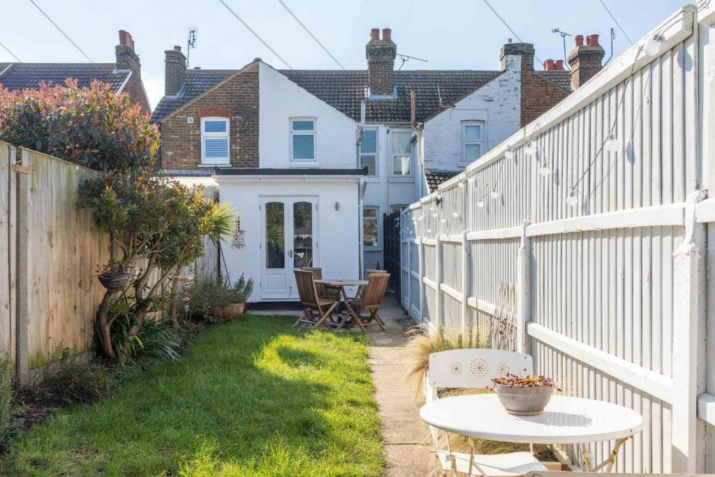 Painter Cottage, Whitstable photo 8