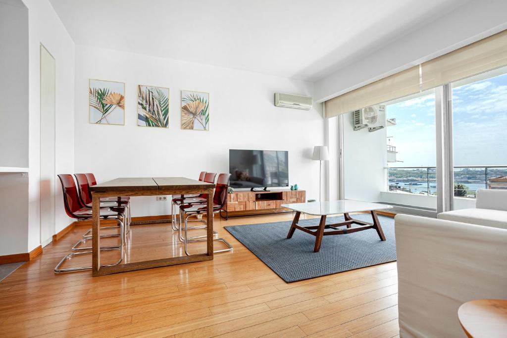 شقة مع إطلالة على البحر