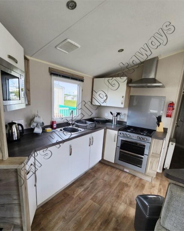 JEMs Hot-Tub Getaways, Tattershall Lakes photo 3