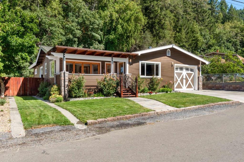 Bella Vita, Monte Rio