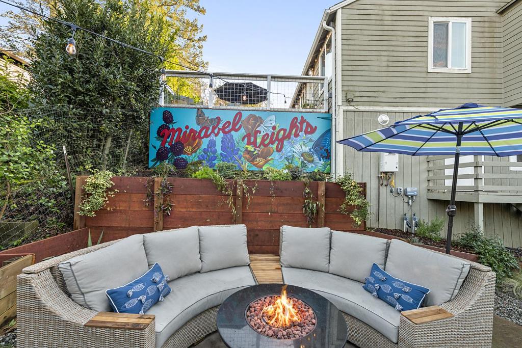 Forest Heights, Forestville