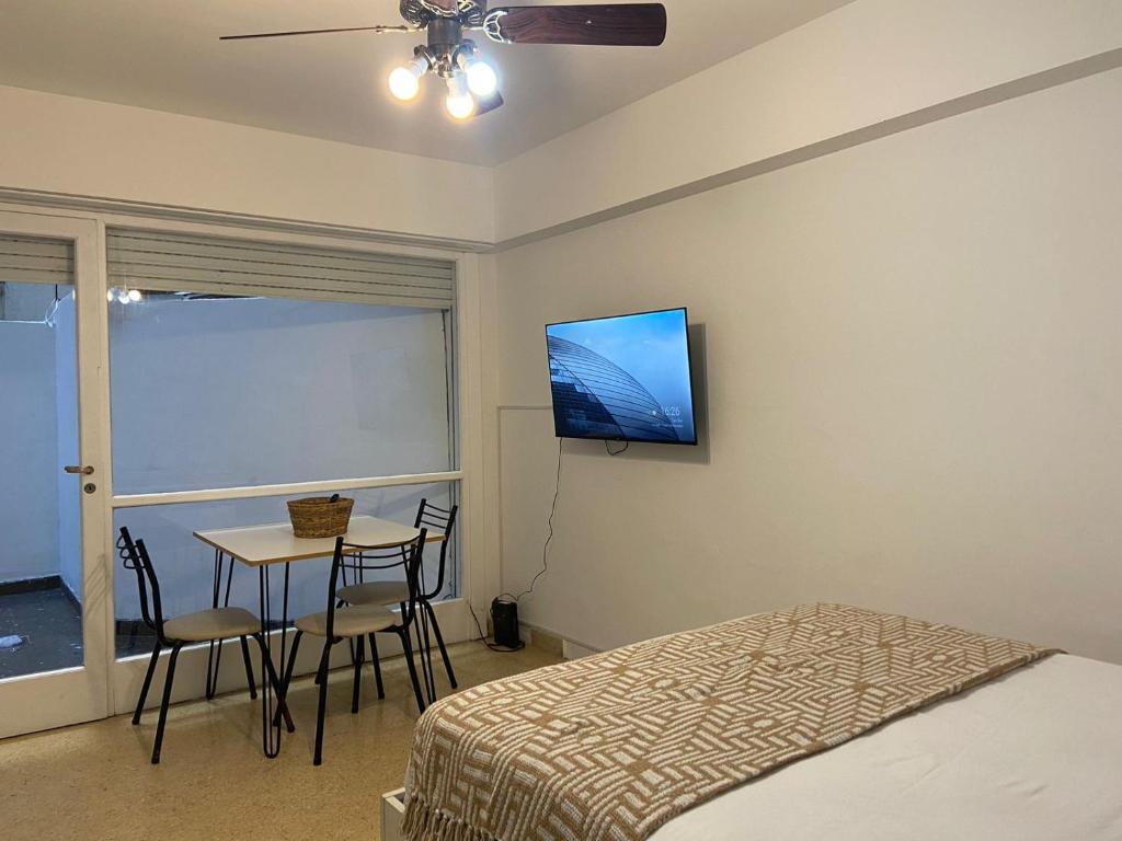 Monoambiente con patio Plaza Colon - 1