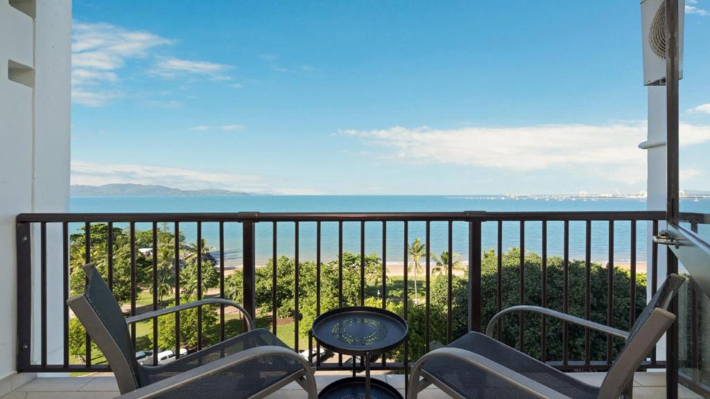 Studio 810 - Idyllic Location With Views, North Ward