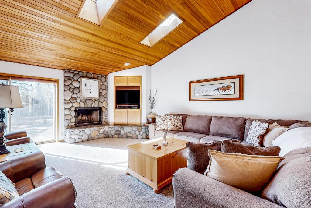 11 Topflite, Sunriver