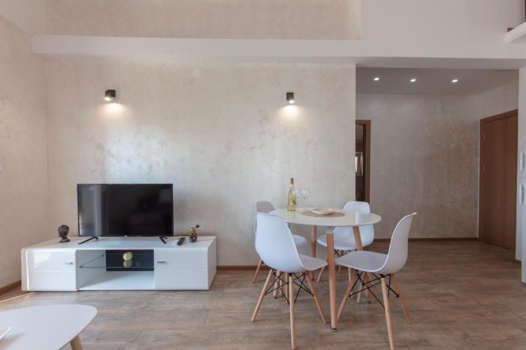 Golden apartments - 1