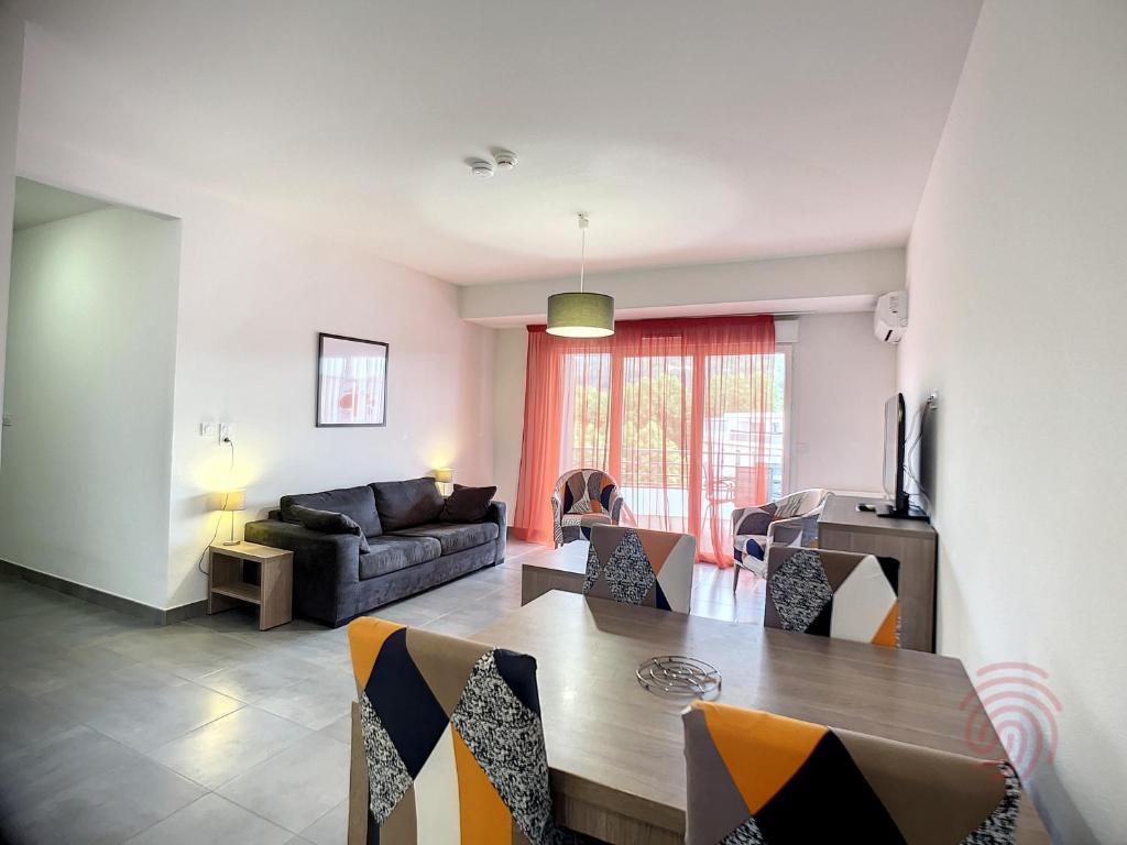 Appartement F2 PMR, climatisé, avec terrasse et parking privé, au cœur de Lamalou-les-Bains - FR-1-451-194, Lamalou-les-Bains