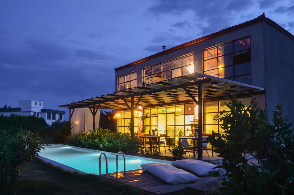 Quonset Glamping, Seferihisar