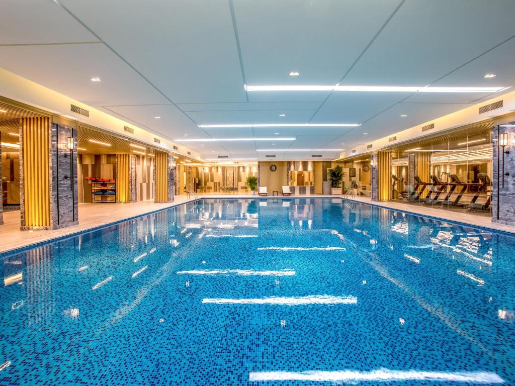 Swimming pool, Gehua New Century Hotel Beijing in Beijing