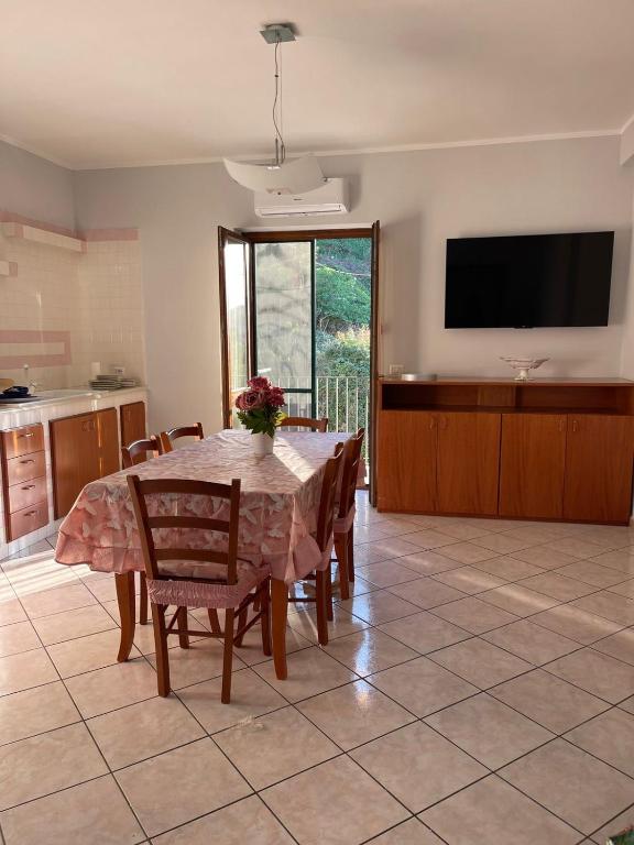 Giovi's Apartments HOME AURIS - 1