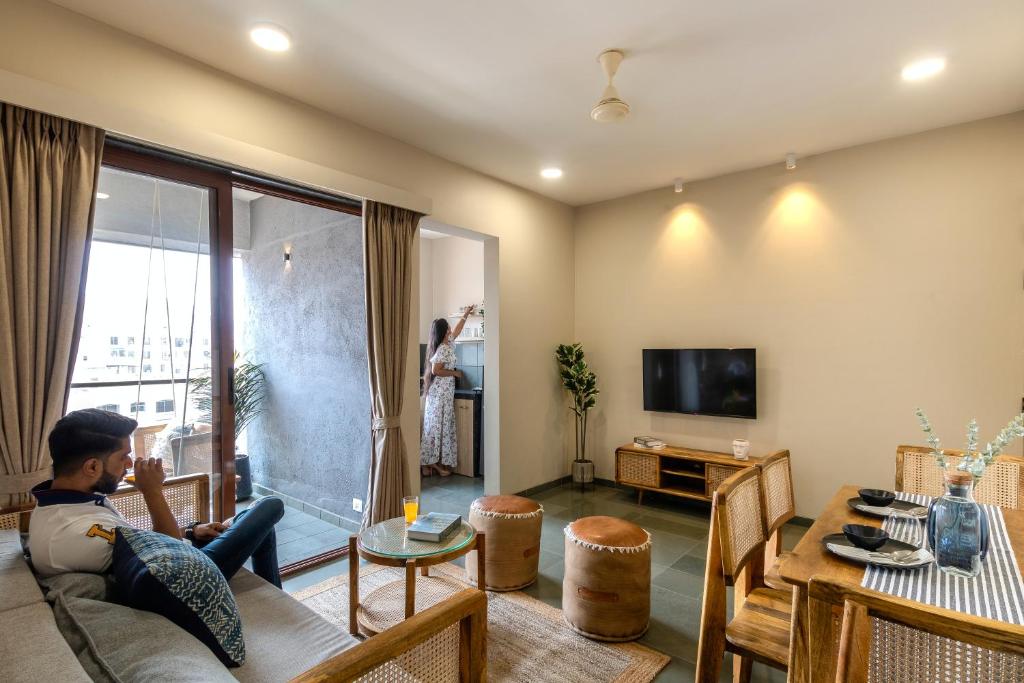 Shared lounge/TV area