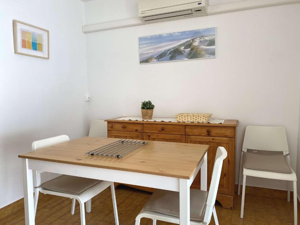 Grand T1 climatisé avec garage privatif proche des Thermes - Terrasse ensoleillée - FR-1-553-52 - 2