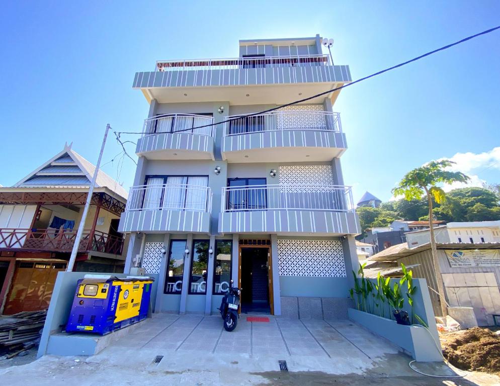 Flamingo Ceria, Labuan Bajo