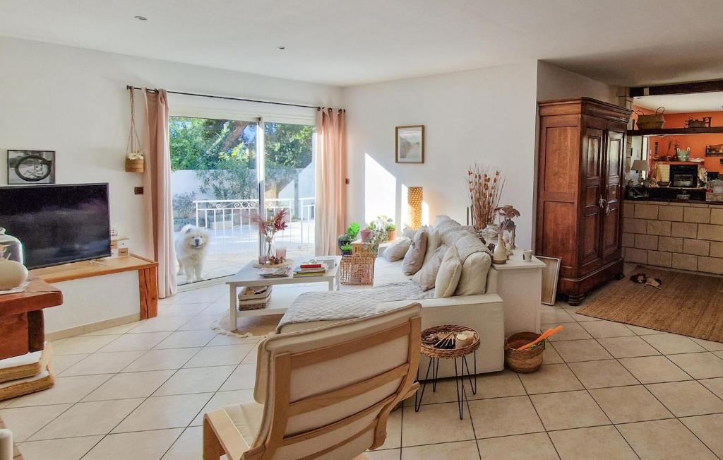 Beautiful Home In Vias - 2