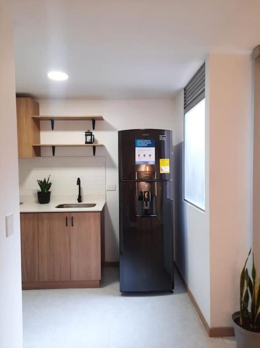 Cozy Apartment in Historic Prado with adjustable desk and 4K Monitor - 2