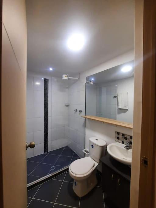 Cozy Apartment in Historic Prado with adjustable desk and 4K Monitor - 4