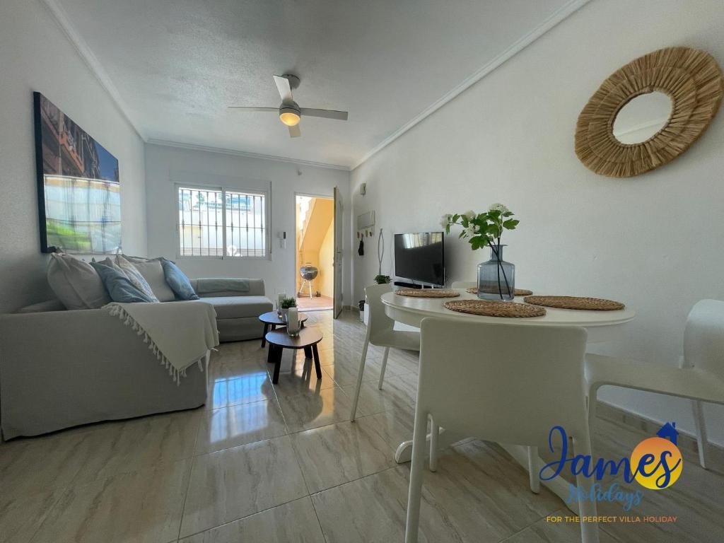Sunny Brisa Golf II Retreat with Com Pools EB6 - 4