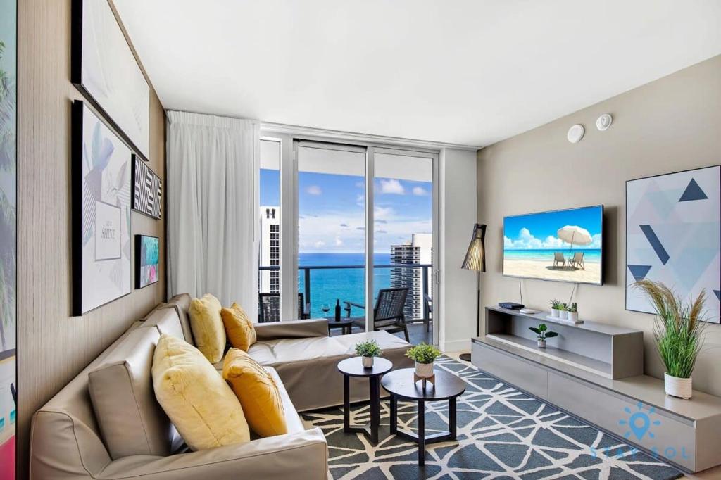 Oceanfront View - Balcony - Hot Tub - Gym, Hollywood