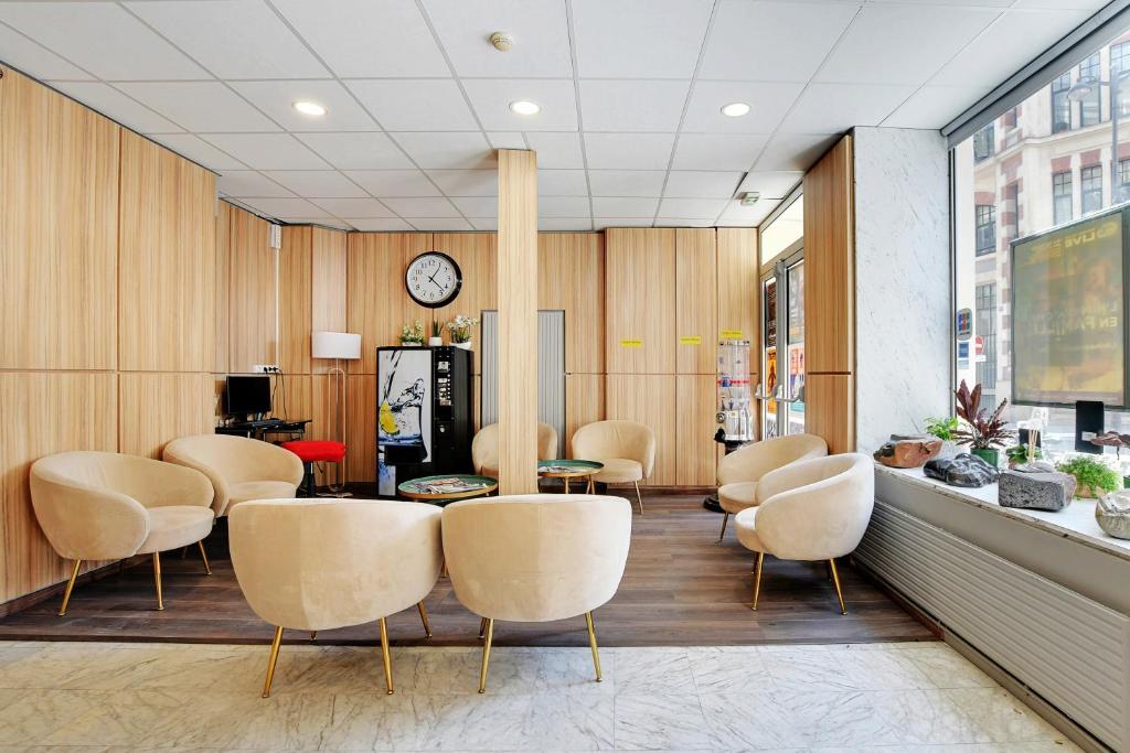 อัลโตน่า โอแตล (Altona Hotel)