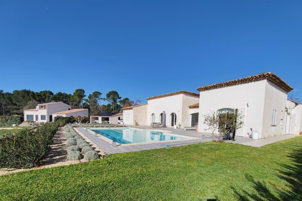 La Lumineuse, Flayosc