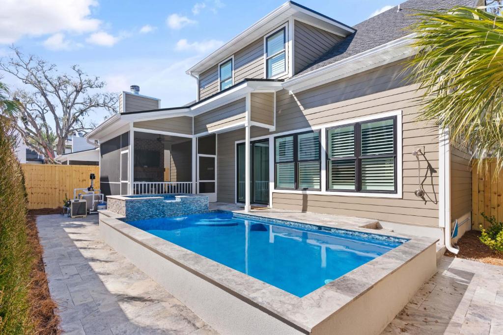 Dancing In The Moonlight - 108 Gould Street, King City