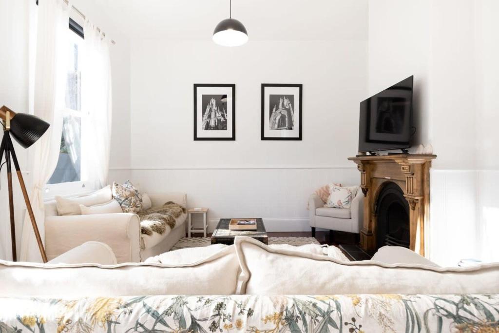 Charming Cottage Nestled in A Prime Location, Launceston