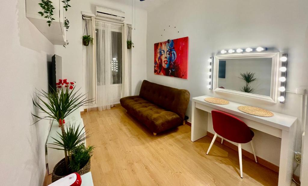 APARTAMENTO MUY CENTRICO - entre PALACIO REAL Y PLAZA MAYOR - 2