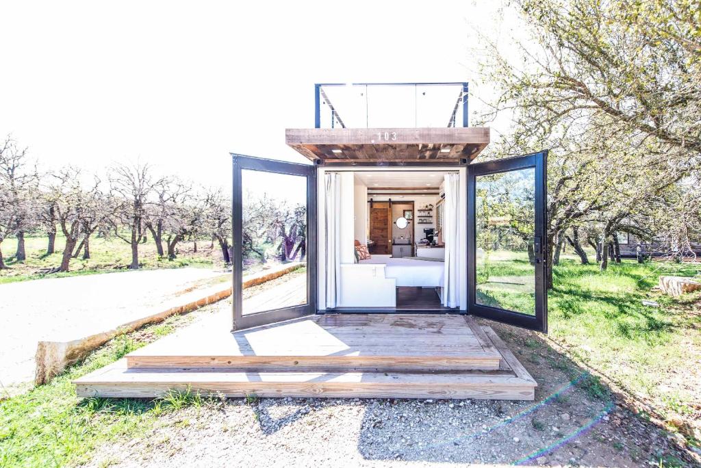 New The Texas Retreat-Container Home, Fredericksburg
