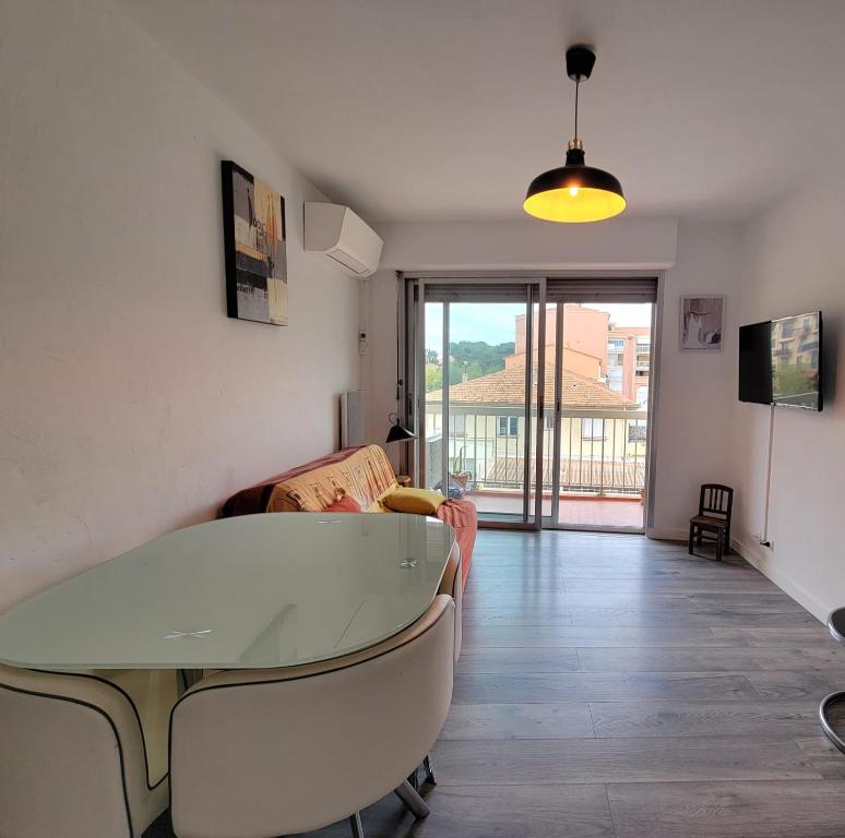 Charming love nest near the sea - 2