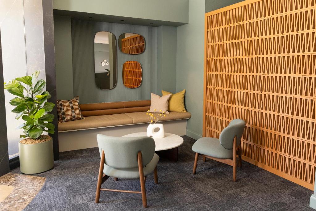 フロント・ロビー