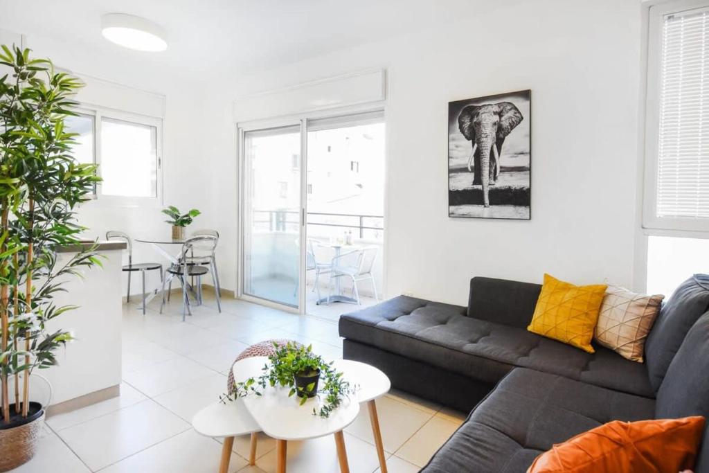 Neptune Castel by HolyGuest, Tel Aviv