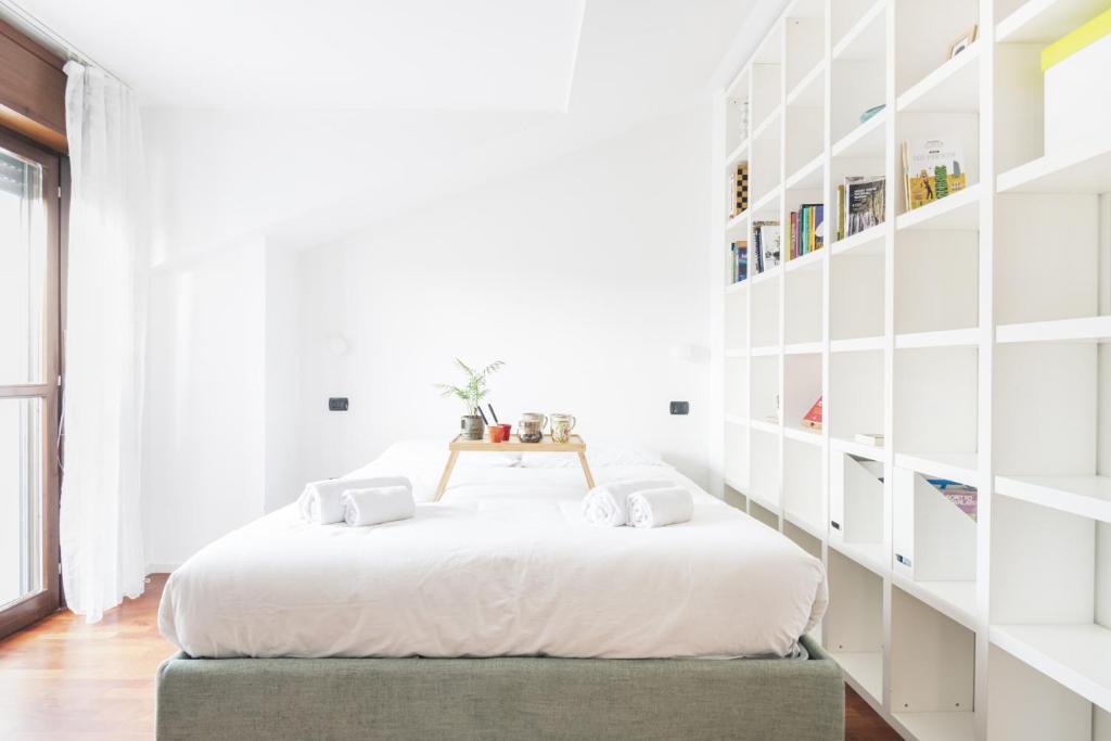Easylife -Accogliente unità su due livelli a Isola, Milan