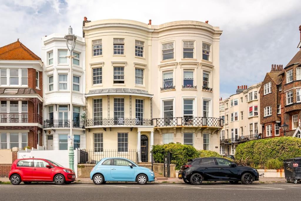 Stylish Two-Bed Seafront Patio Apartment photo 5