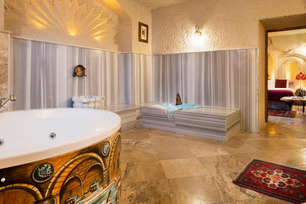 Acer Cave Hotel ジャグジー