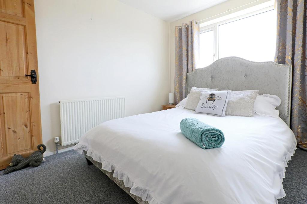 Lovely 3 Bedroom House with Free Parking & Garden, Norwich photo 2
