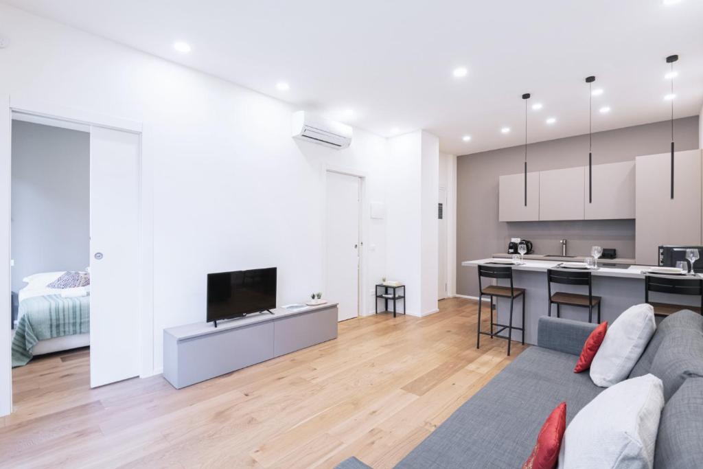 Easylife - Milano - Coni Zugna 27 - Solari - 4