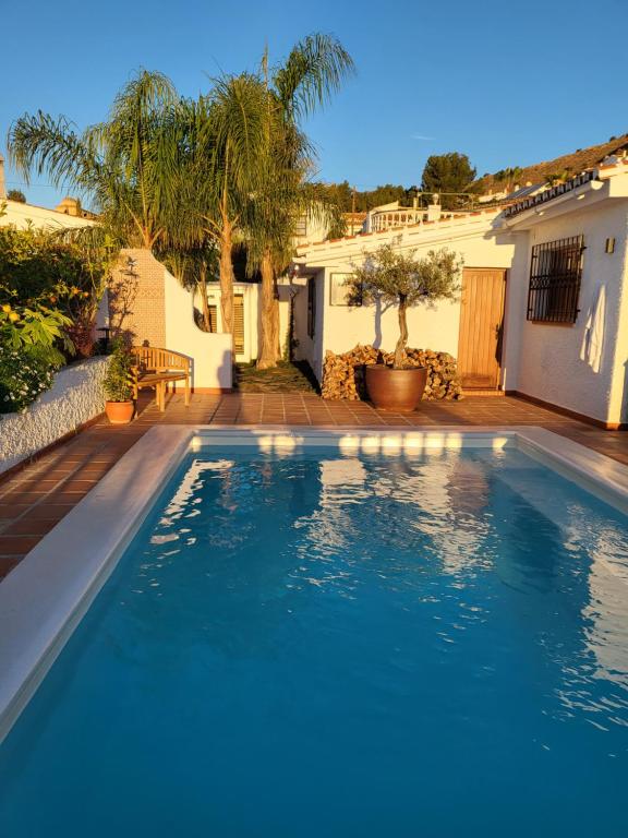 Romantic white Villa -private pool - 2