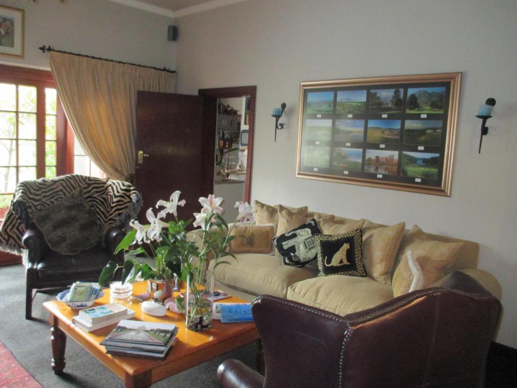 Mulligans Guest Lodge photo