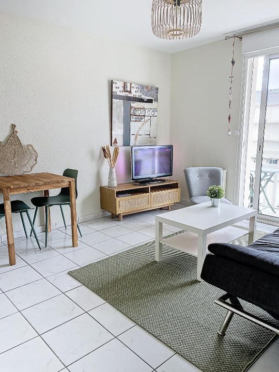 CABOURG - 2 PIÈCES avec Balcon et parking- Hyper Centre et Plage - 3