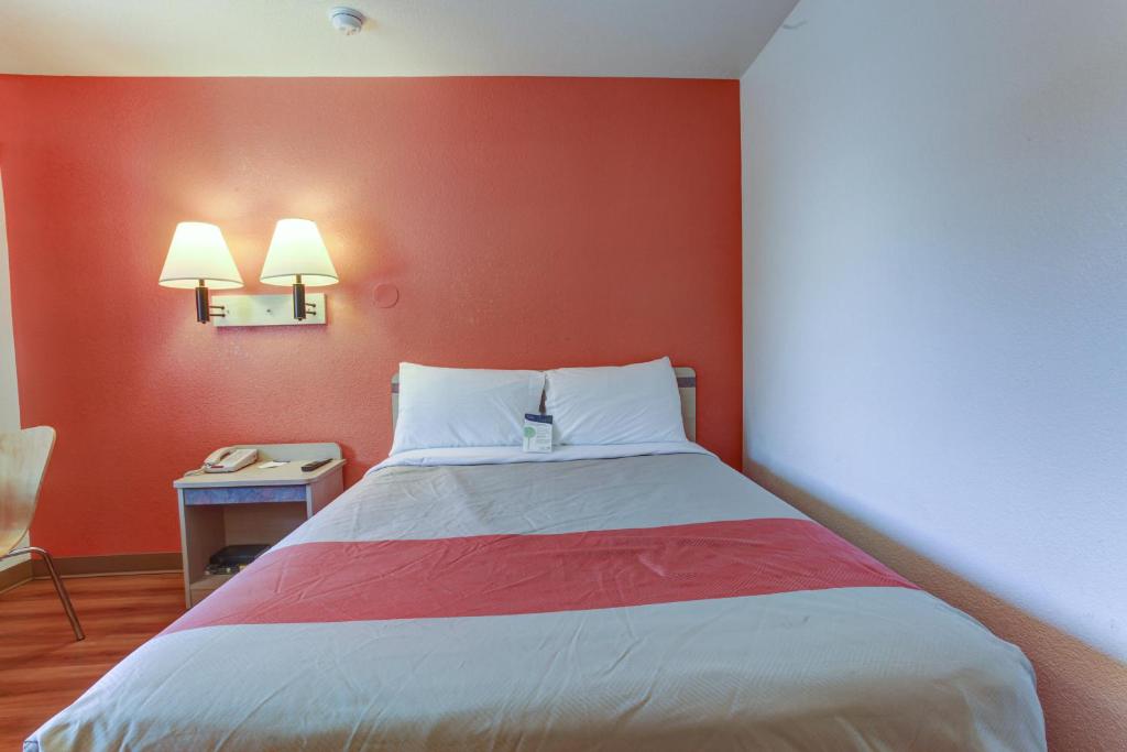 Motel 6-Grants Pass, OR photo