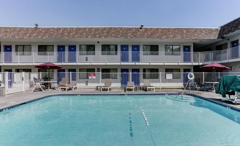 Motel 6-Grants Pass, OR photo