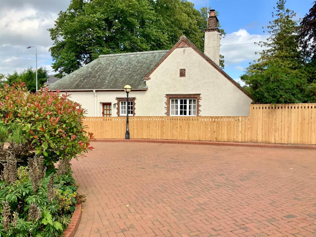 Cottage, Ayr