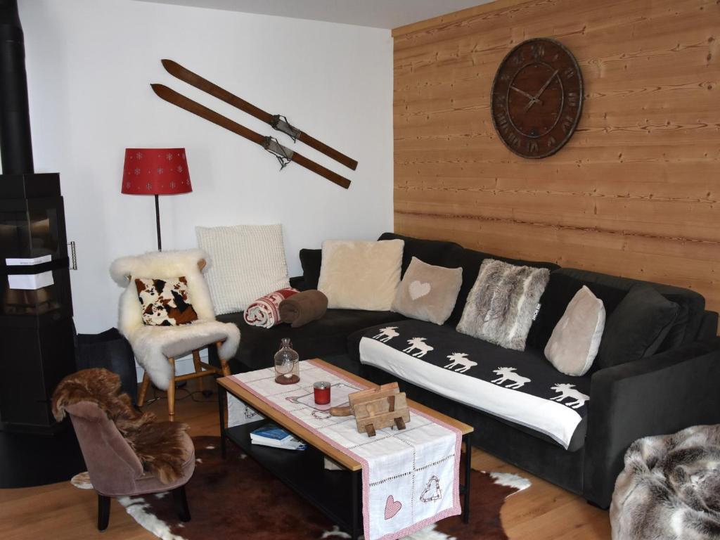 Appartement cosy 3 pièces - 6 personnes, balcon, centre, proche commerces et téléphérique - FR-1-464-12 - 1