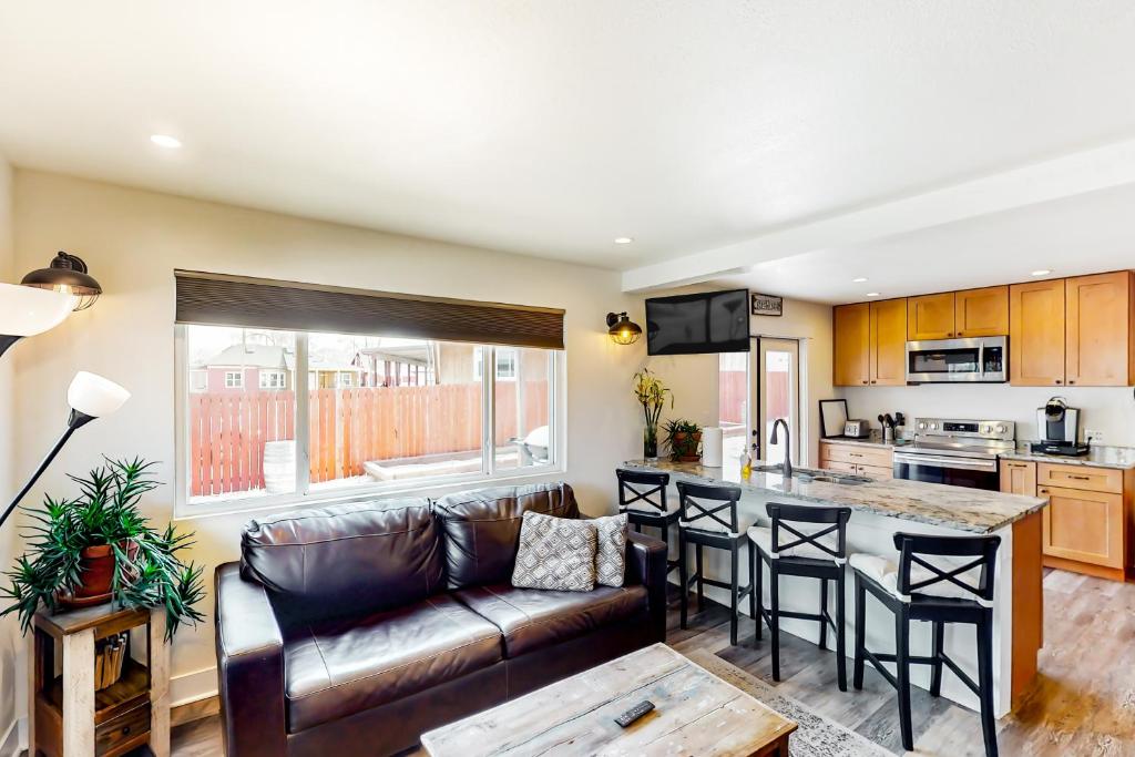 Gathering Place, Salida