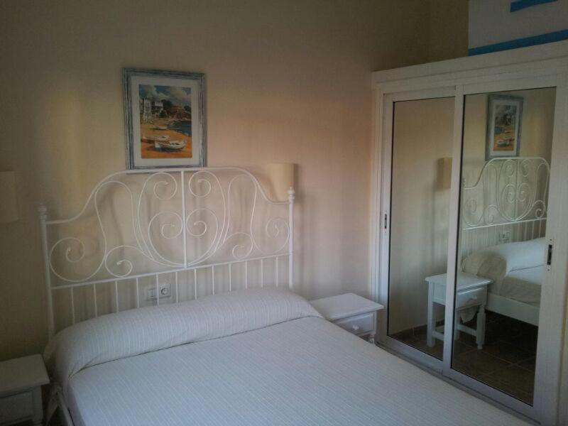 Chalet 2 dormitorios, cerca CC Yumbo - 2