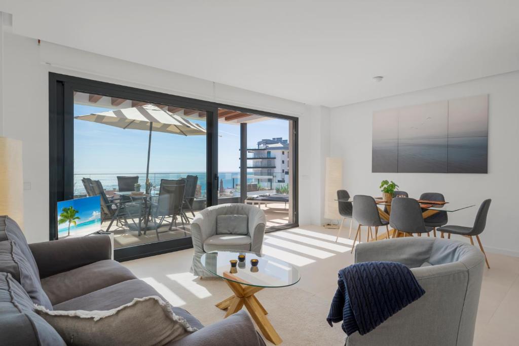 El Higueron apartment by Costarentals - Ref 66 - 2