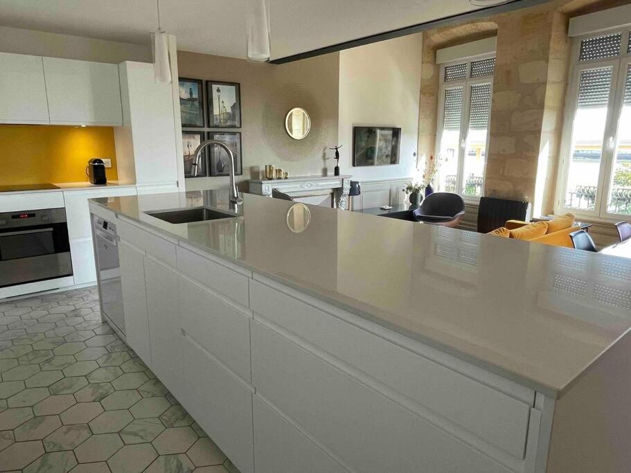 Jennys-Getaways Sunny Apartment Close Cité du Vin - 2