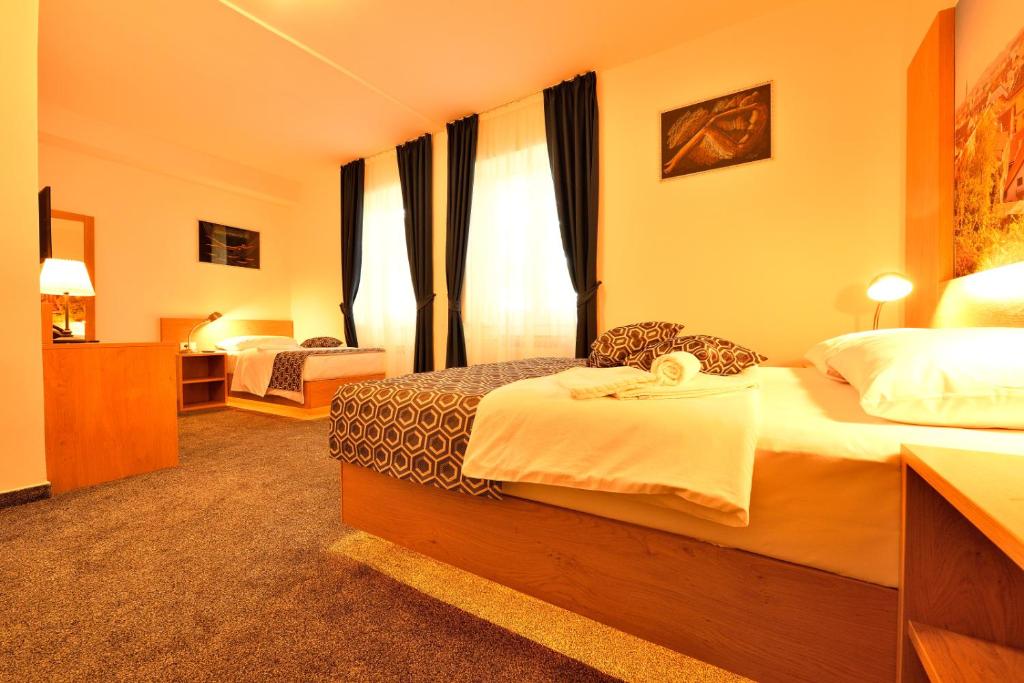 Zagreb Hotel Orient Express room