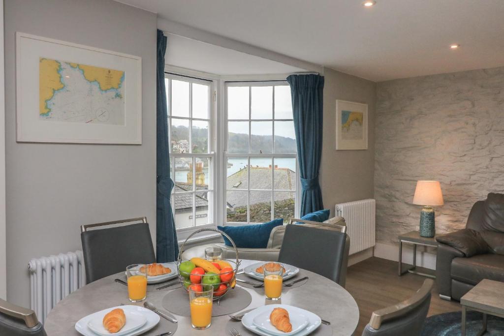 Queens View, Dartmouth