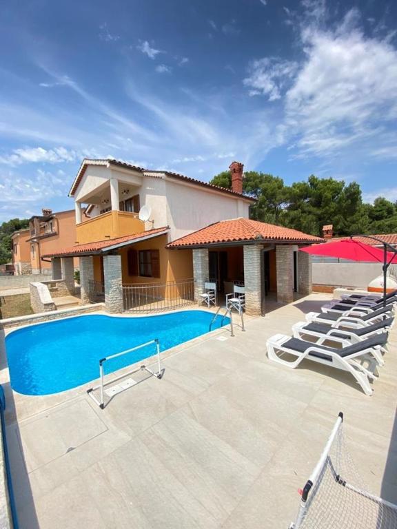 Ferienhaus mit Privatpool für 6 Personen ca 111 qm in Medulin, Istrien Südküste von Istrien, Medulin