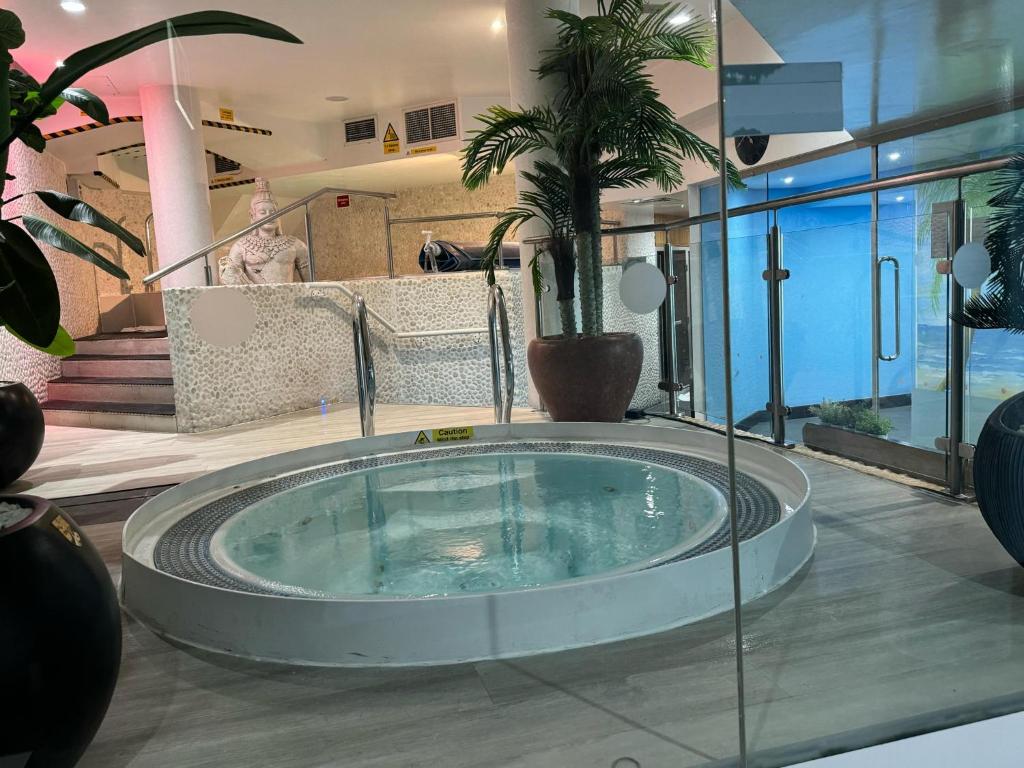 Hot tub